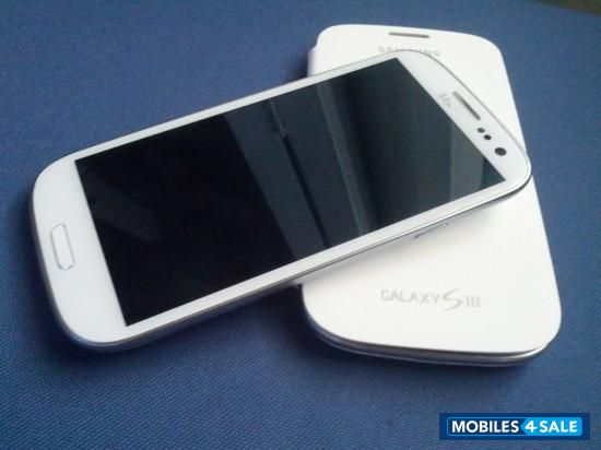 White Samsung Galaxy S3