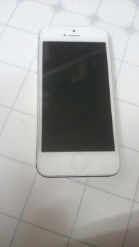 White Apple iPhone 5