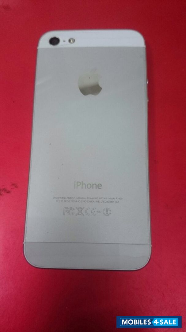 White Apple iPhone 5