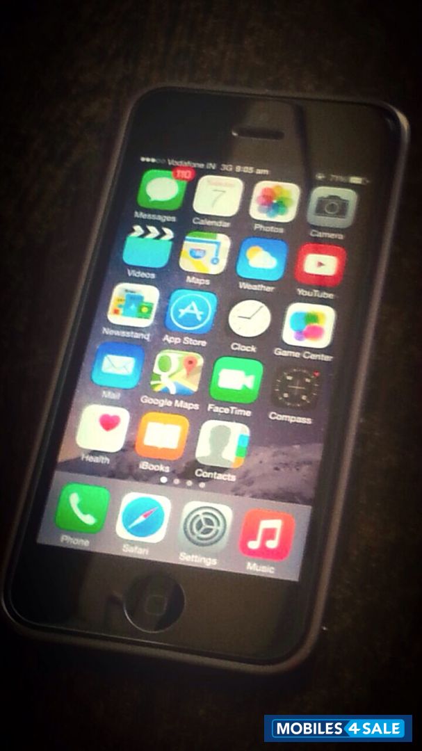 Black Apple iPhone 5