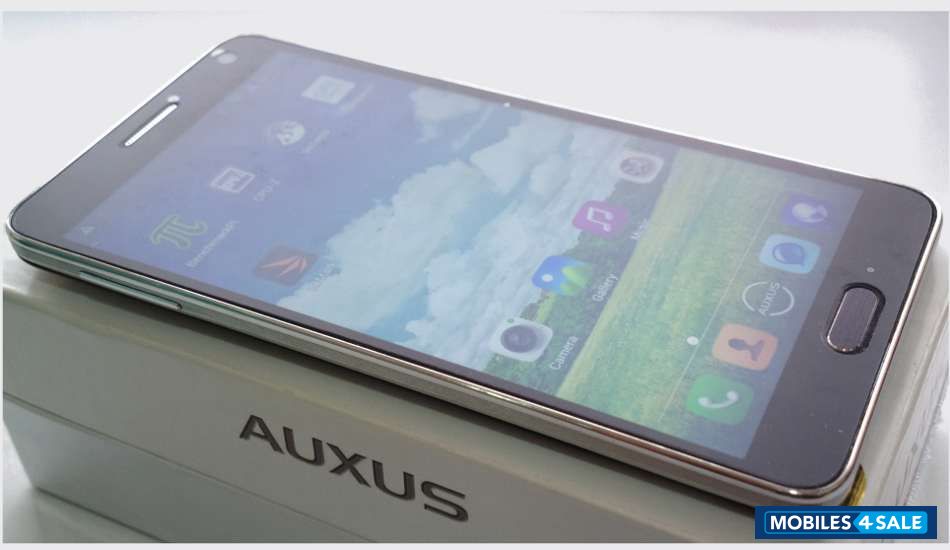 Black IBerry Auxus Nuclea N2