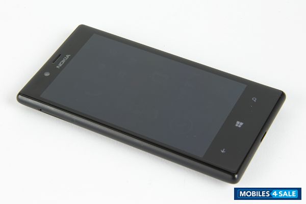 Black Nokia Lumia 720