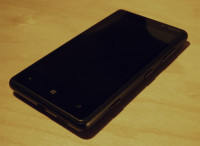 White Nokia Lumia 820