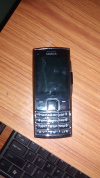 Black Nokia X2-02