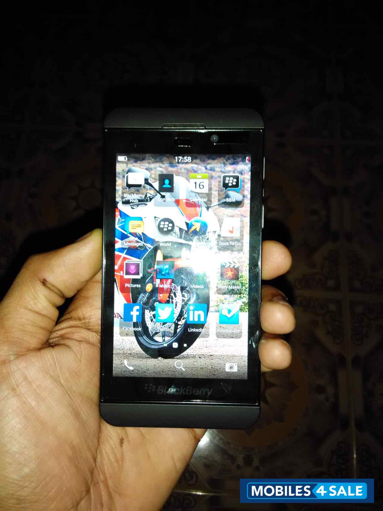 Black BlackBerry Z10