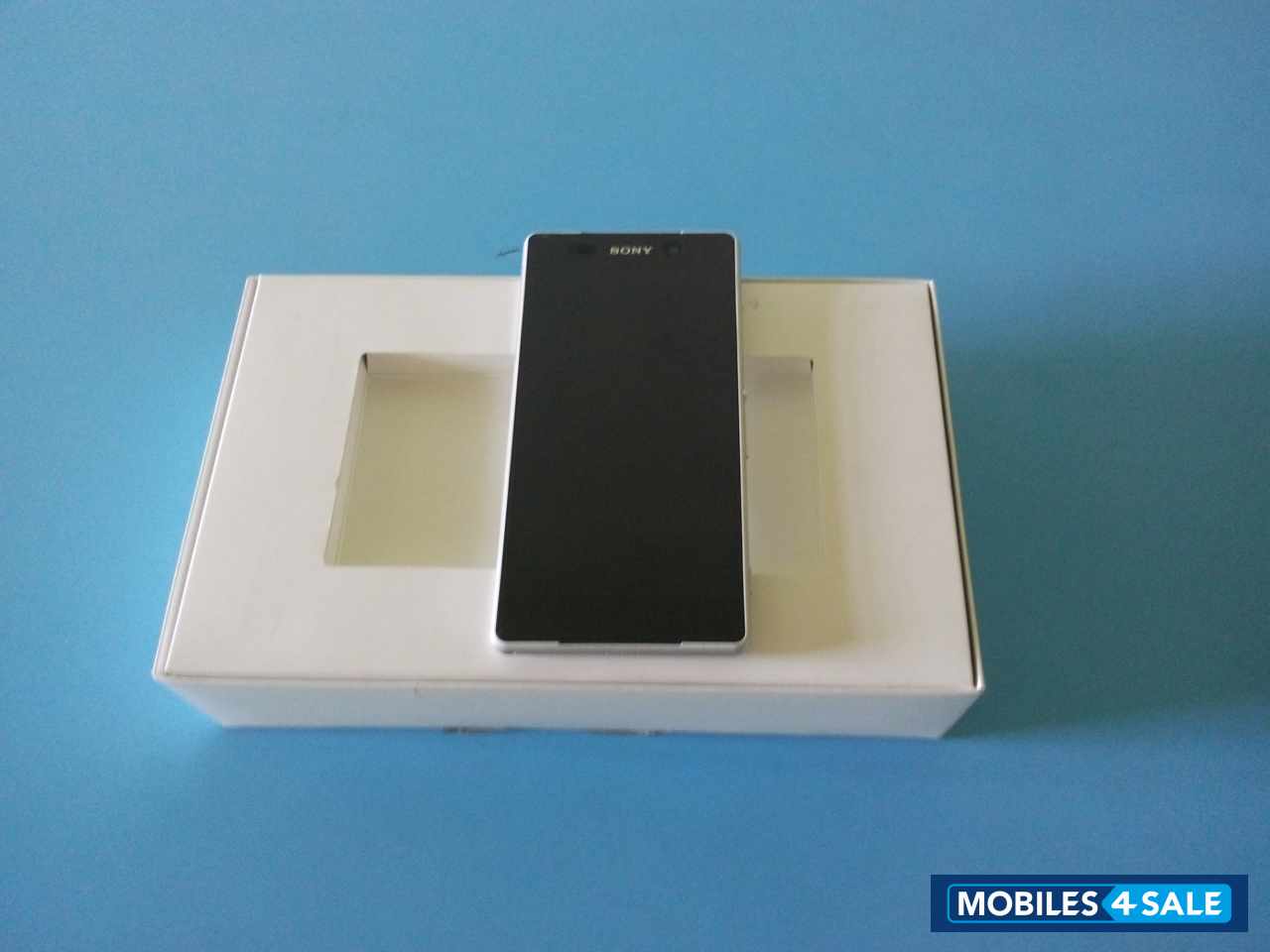 White Sony Xperia Z2