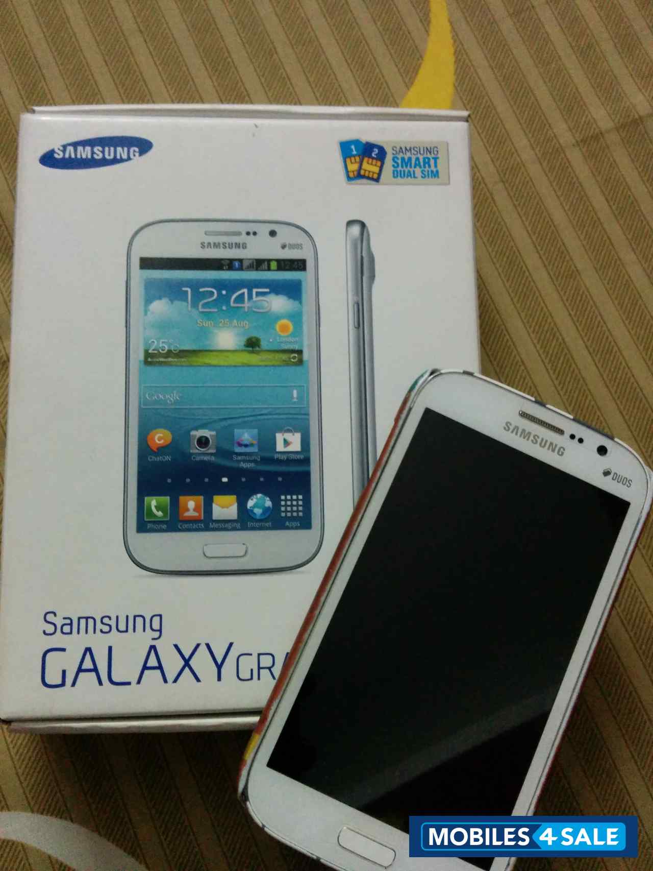 White Samsung Galaxy Grand GT-I9082