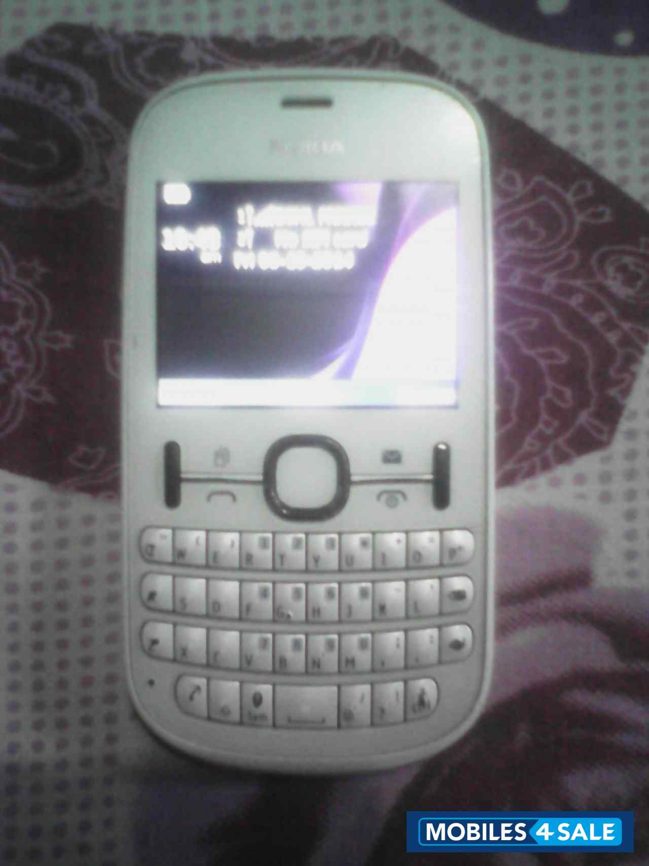 White Nokia Asha 200