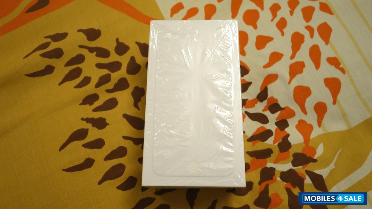 Gold Apple iPhone 6 Plus