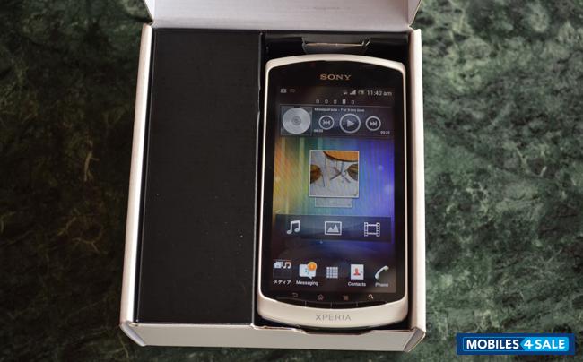 White Sony Xperia neo L White Sony Xperia neo L