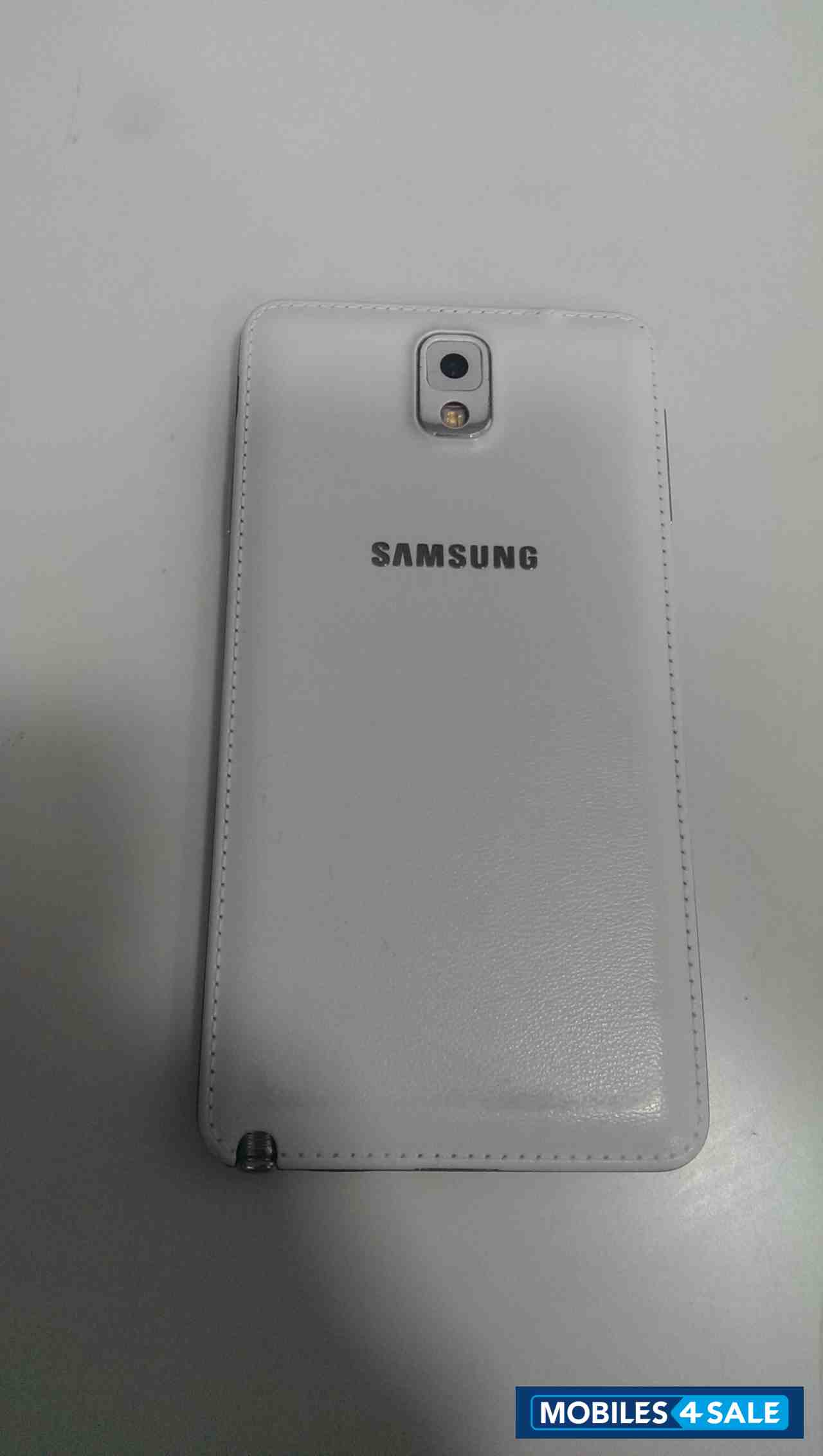 White Samsung Galaxy Note 3