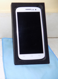 White Micromax Canvas HD A116