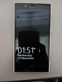White Nokia Lumia 720