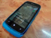 Cyan Nokia Lumia 610