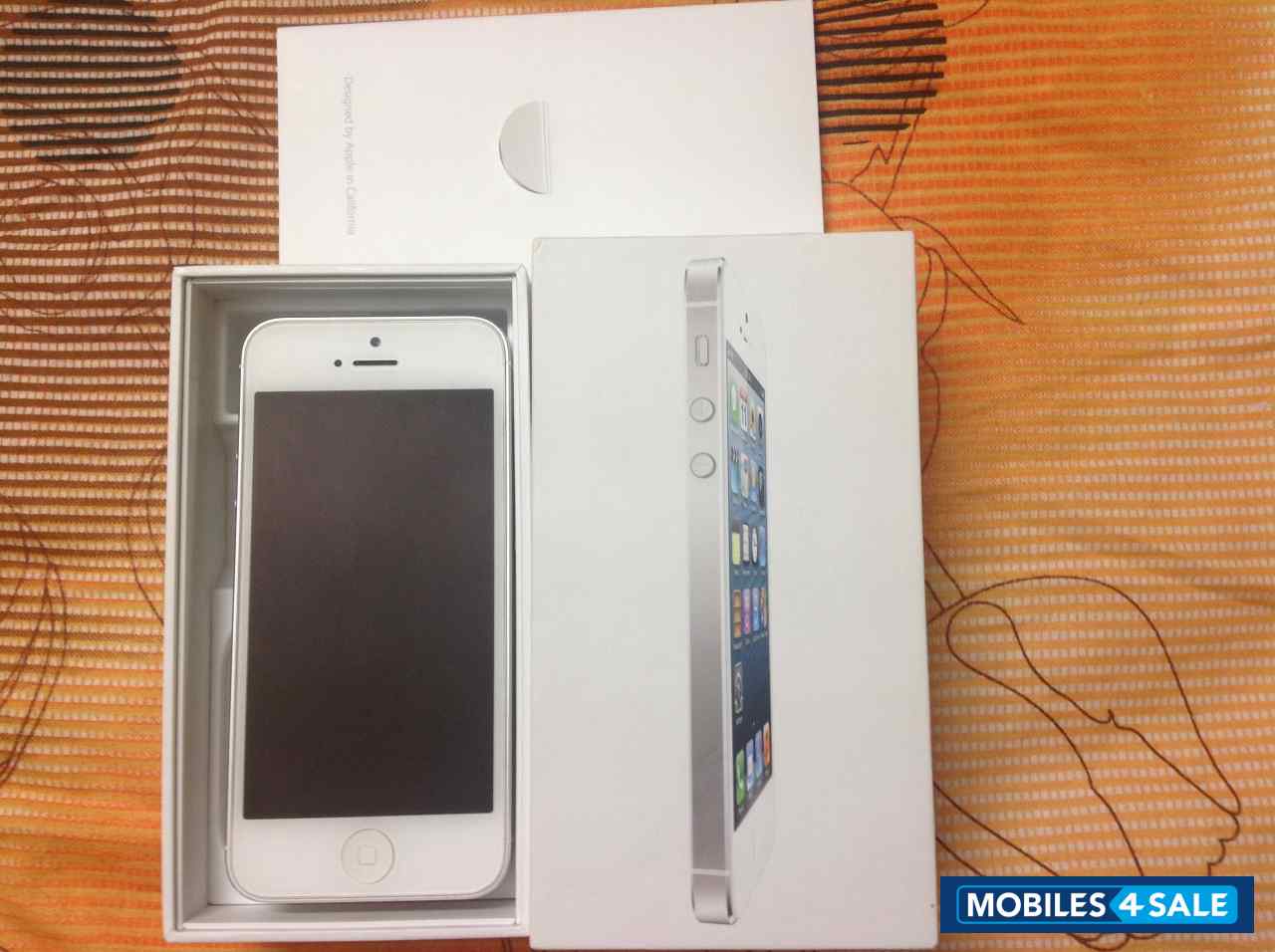 White Apple iPhone 5