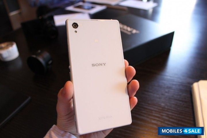 White Sony Xperia Z1 White Sony Xperia Z1