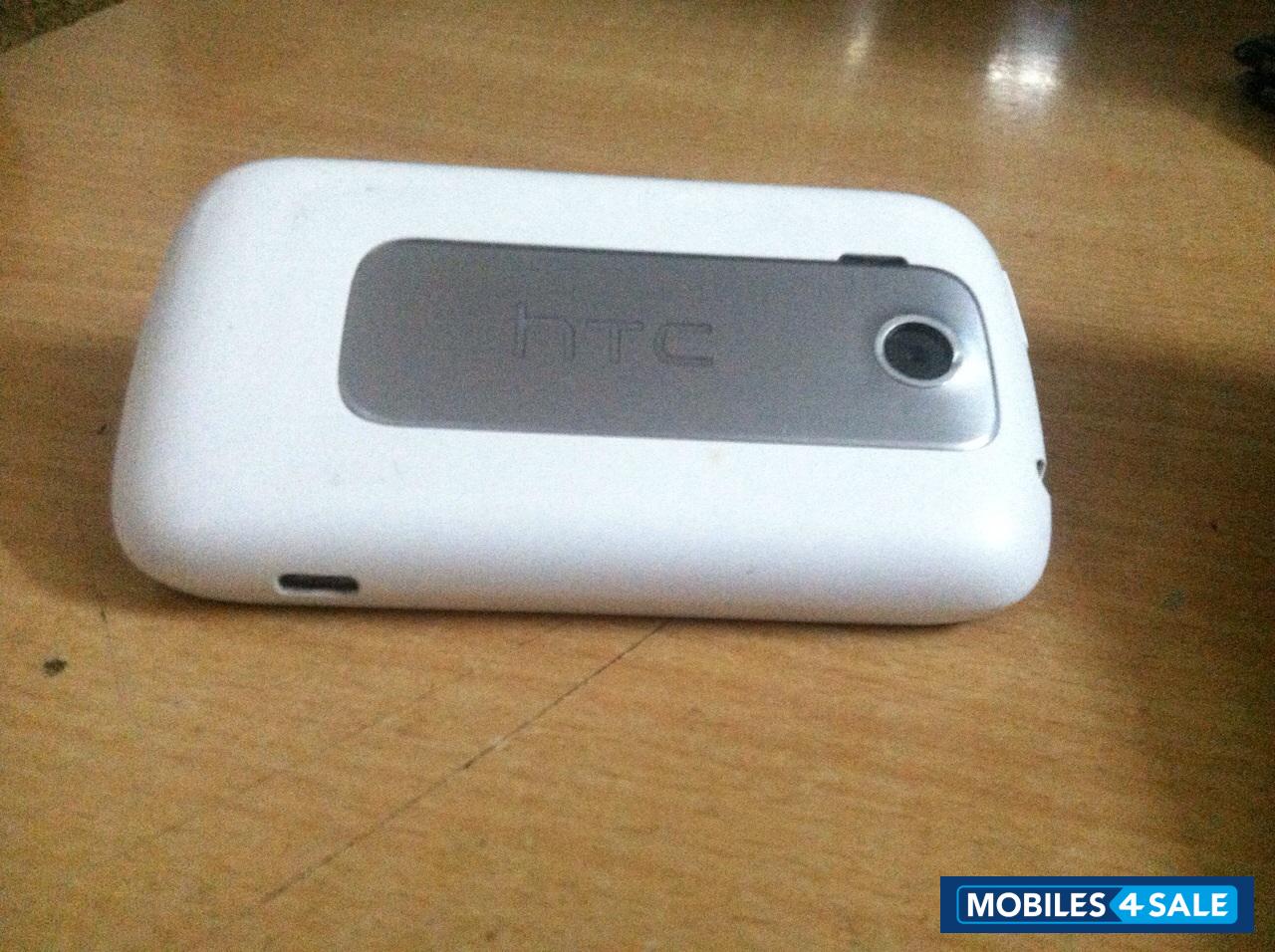 White HTC Explorer White HTC Explorer