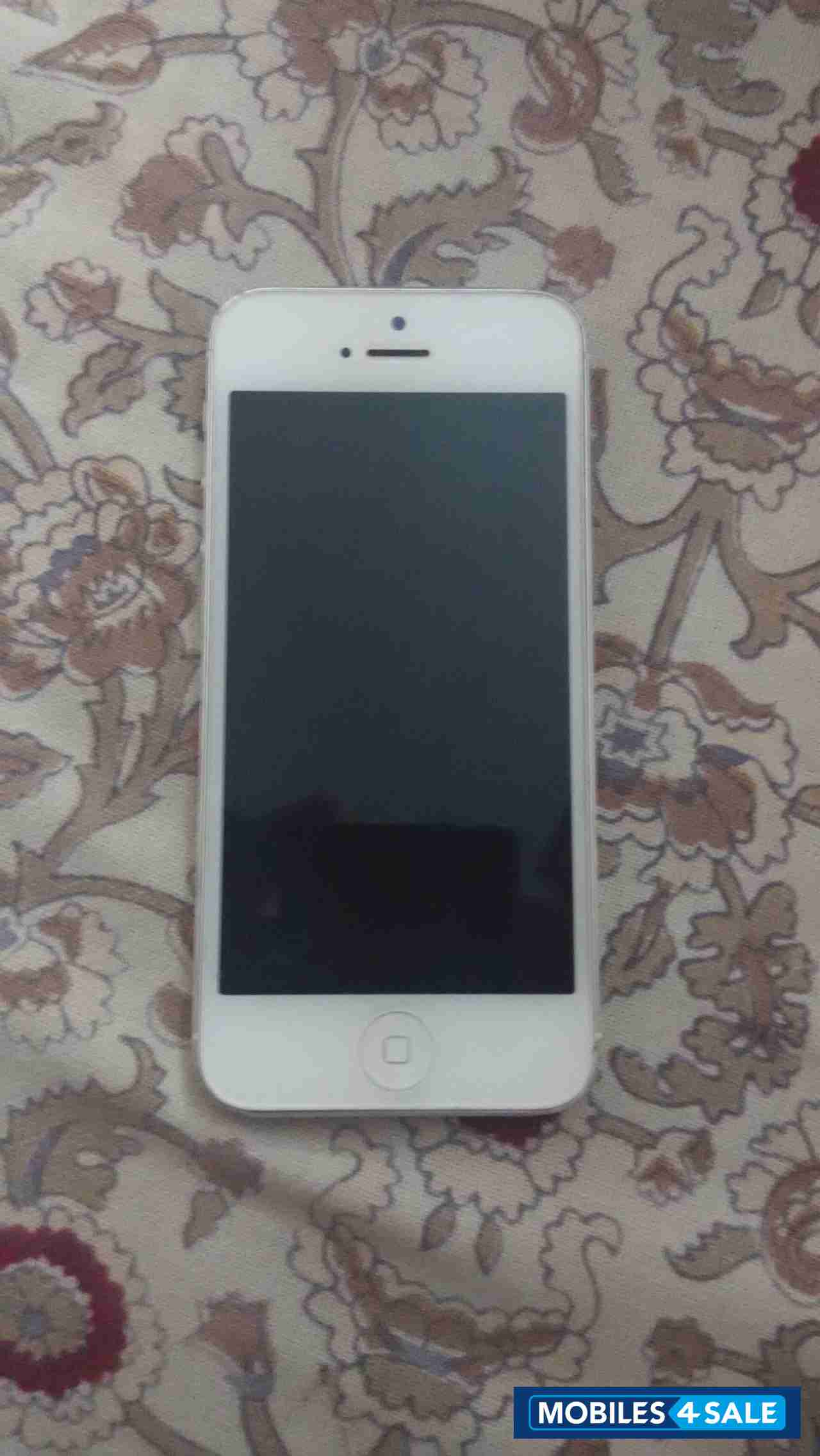 White Apple iPhone 5