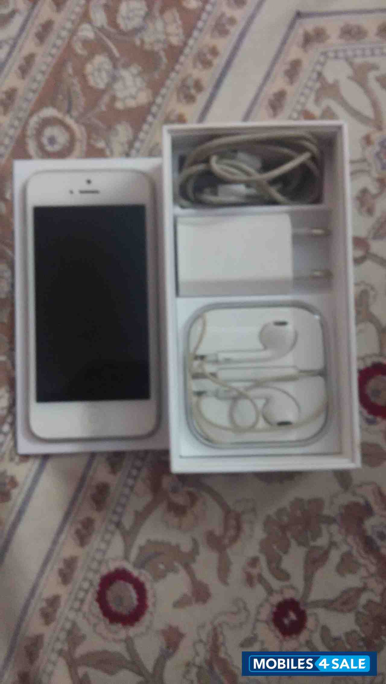 White Apple iPhone 5 White Apple iPhone 5
