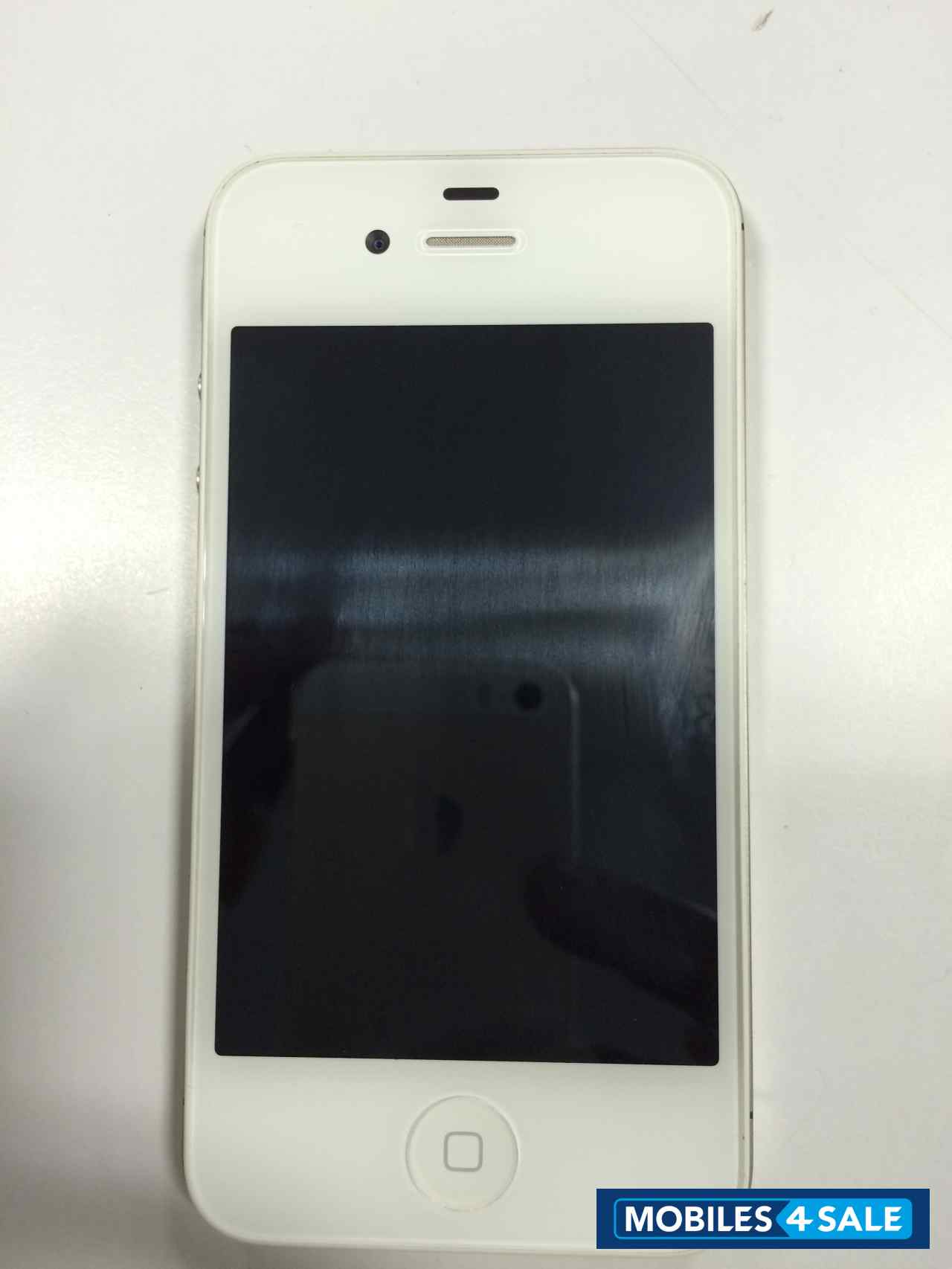White Apple iPhone 4S