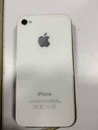 White Apple iPhone 4S