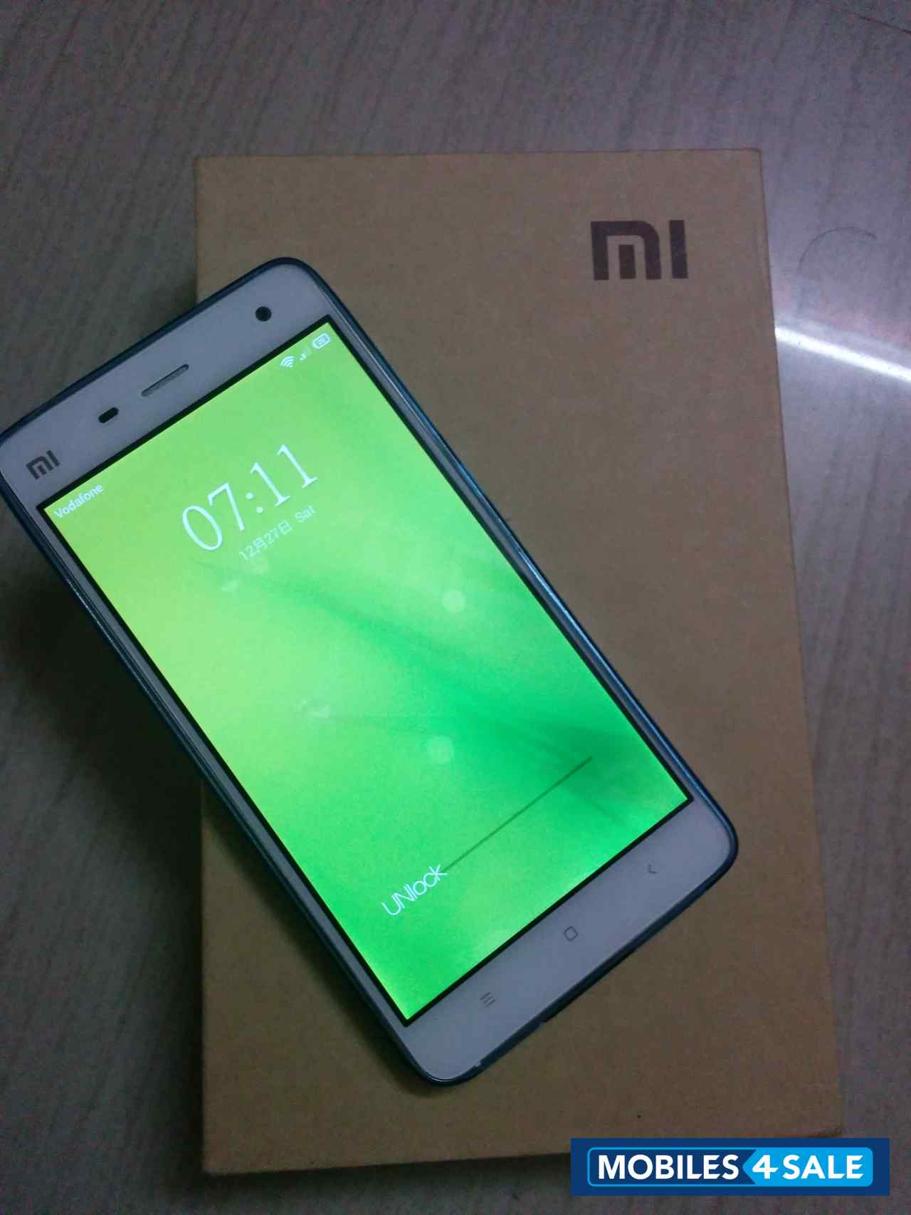 White Xiaomi MI-4 White Xiaomi MI-4