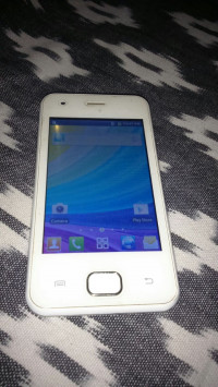 White Karbonn A50