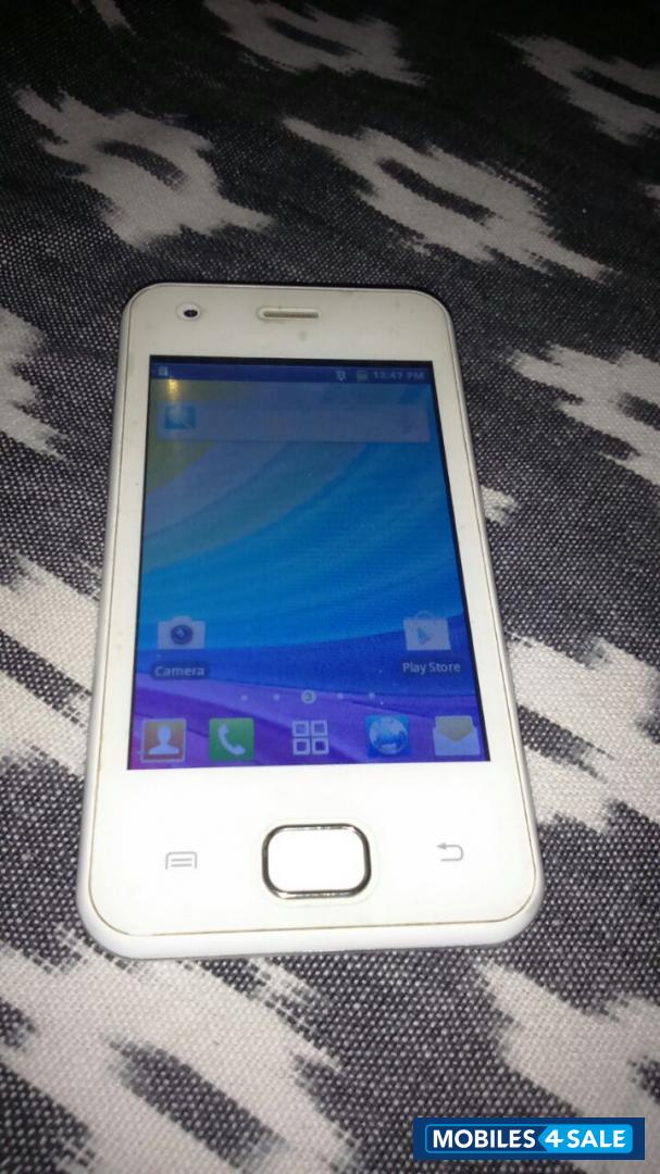 White Karbonn A50