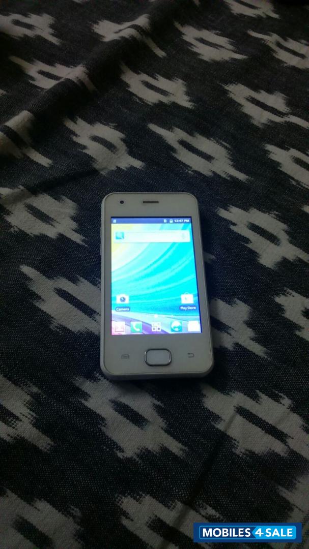 White Karbonn A50