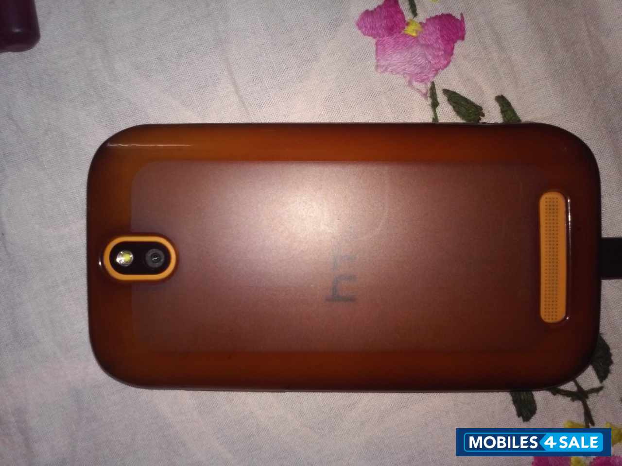 Yellow HTC Desire SV