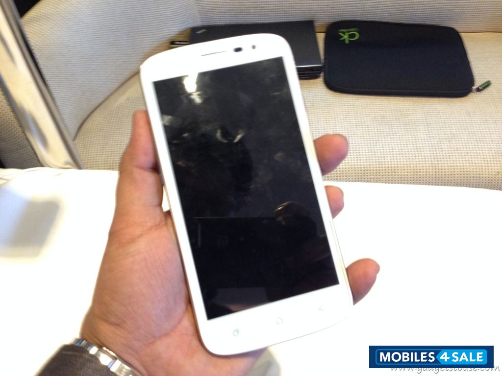 White Xolo Q1000 Opus