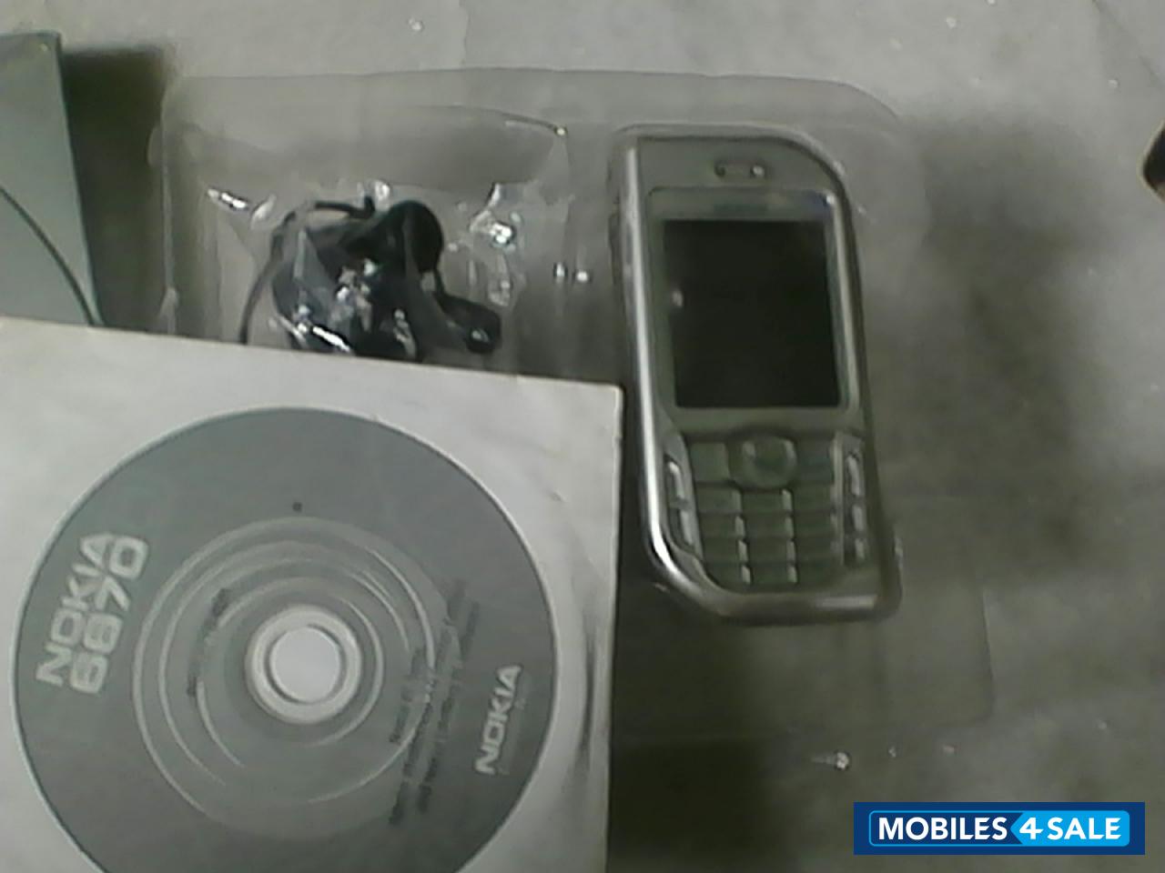 Silver Nokia 6670
