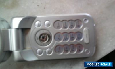 Black Sony Ericsson W300 Black Sony Ericsson W300