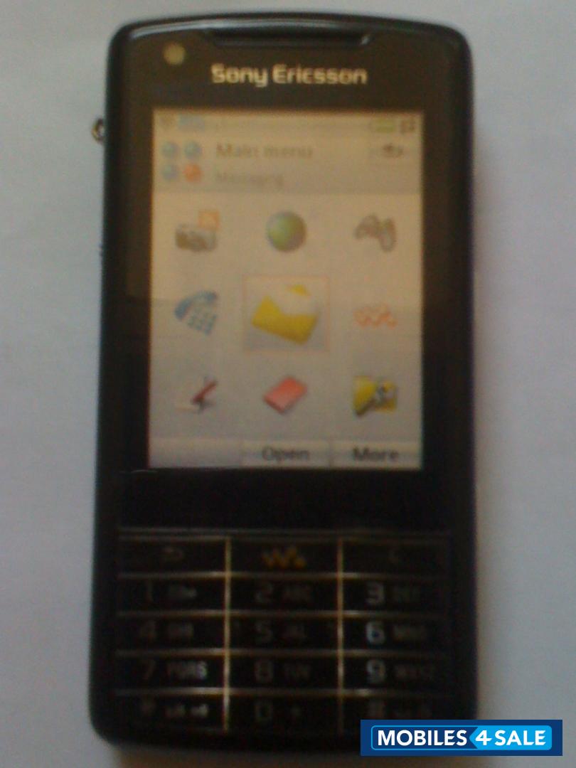 Black Sony Ericsson W960
