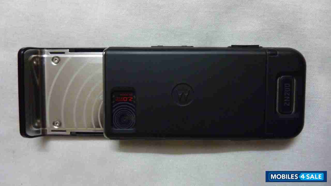 Black Motorola ZN200