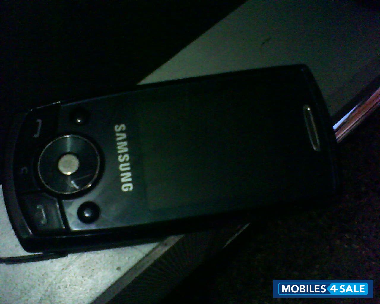Black Samsung SGH-J700